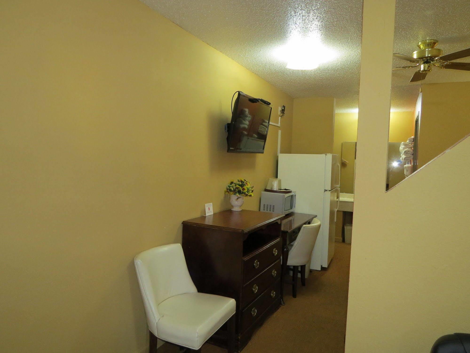 First Western Inn Caseyville Exterior photo